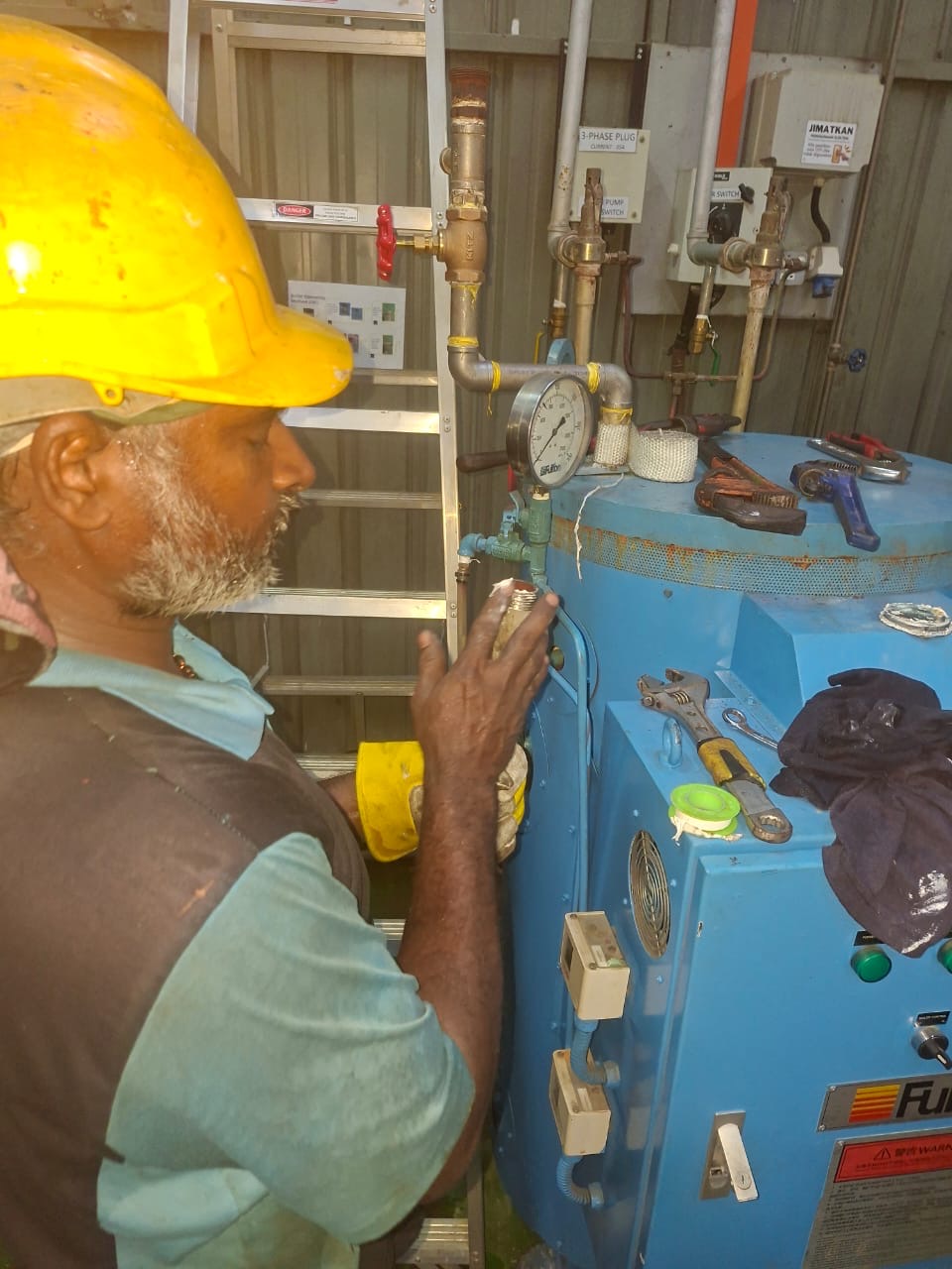 Visiting steam engineer services for industrial plants