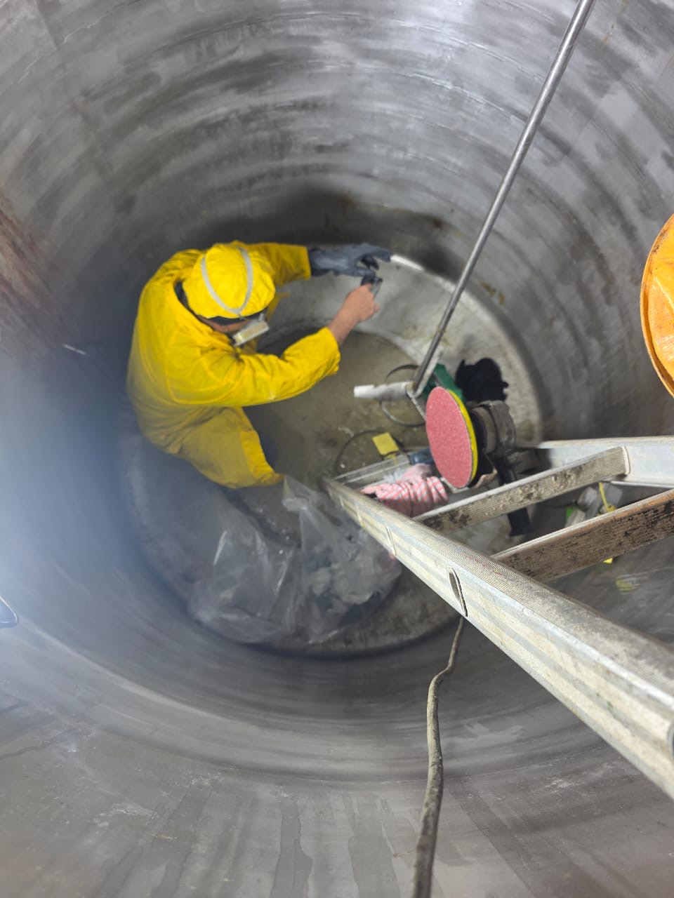 Industrial tank cleaning services